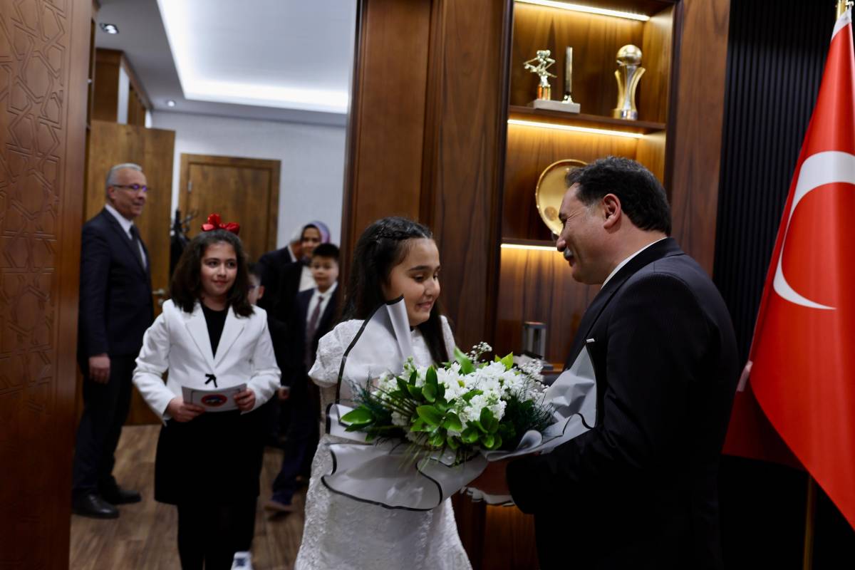 ÇİÇEK’İN MAKAMI 23 NİSAN’DA ÇOCUKLARA EMANET