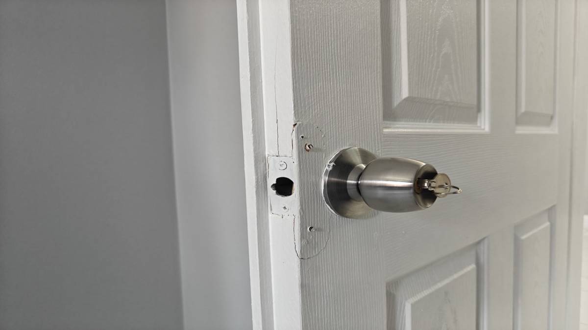 DÜĞÜN GECESİ ŞÜPHELİ ŞEKİLDE ÖLEN UZMAN ÇAVUŞUN EŞİNİN YARGILANMASINA BAŞLANDI