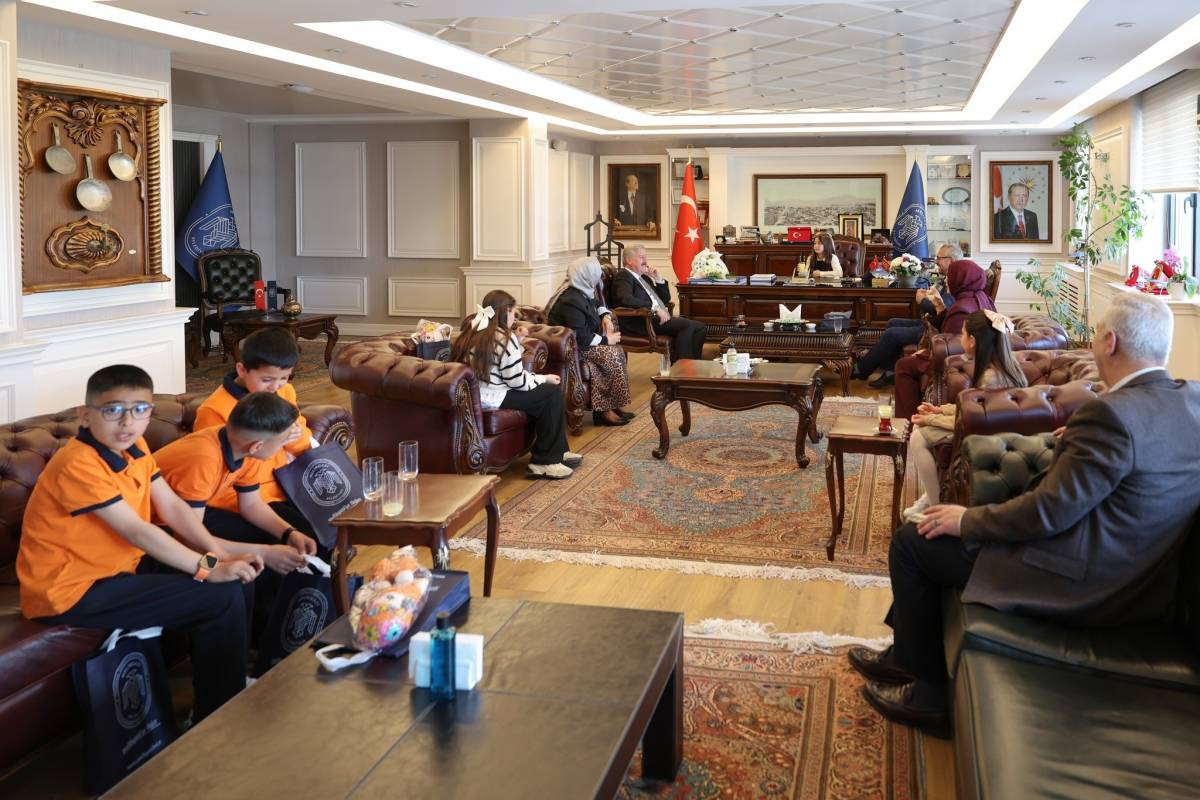 PALANCIOĞLU, KOLTUĞUNU KÜÇÜK TOPRAK'A BIRAKTI