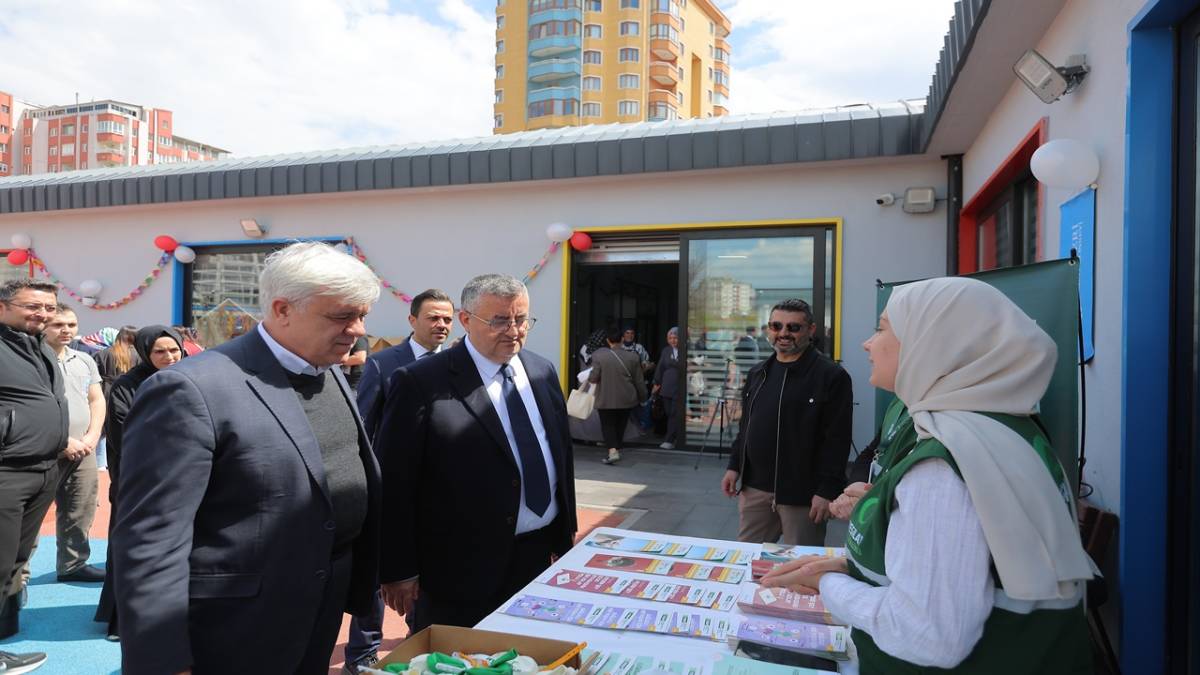 BÜYÜKŞEHİR’İN ÇOCUK KÜTÜPHANESİ’NDE “KAYSERİ KENT KONSEYİ 23 NİSAN” ETKİNLİĞİ