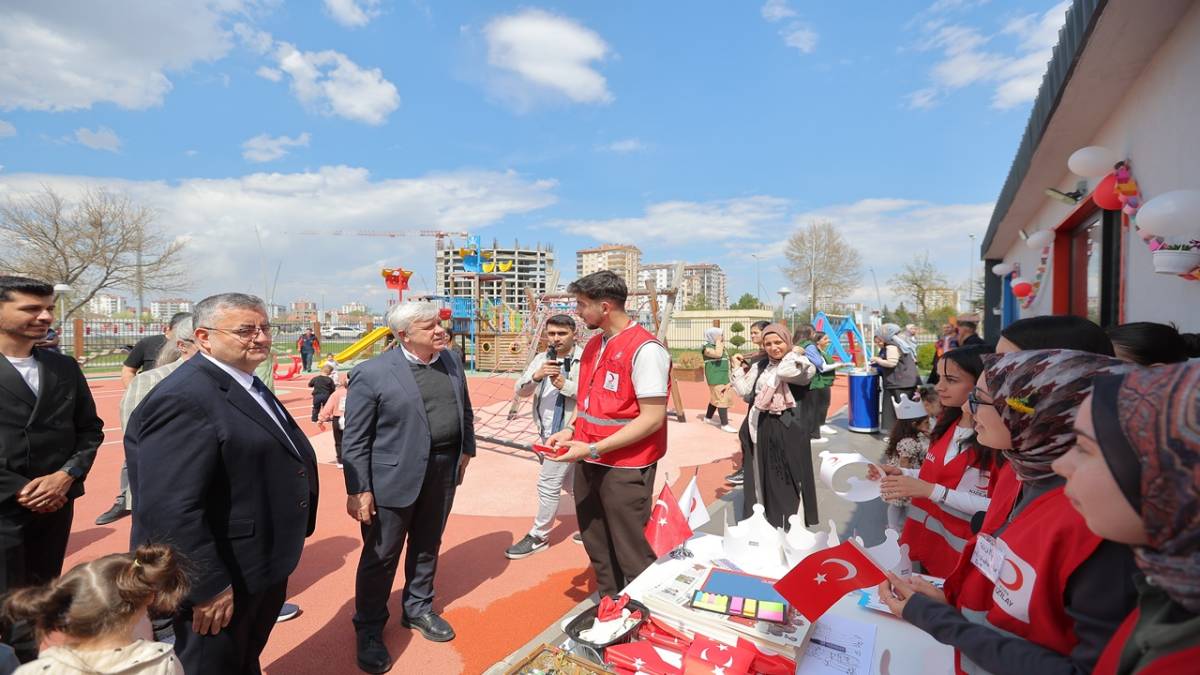 BÜYÜKŞEHİR’İN ÇOCUK KÜTÜPHANESİ’NDE “KAYSERİ KENT KONSEYİ 23 NİSAN” ETKİNLİĞİ