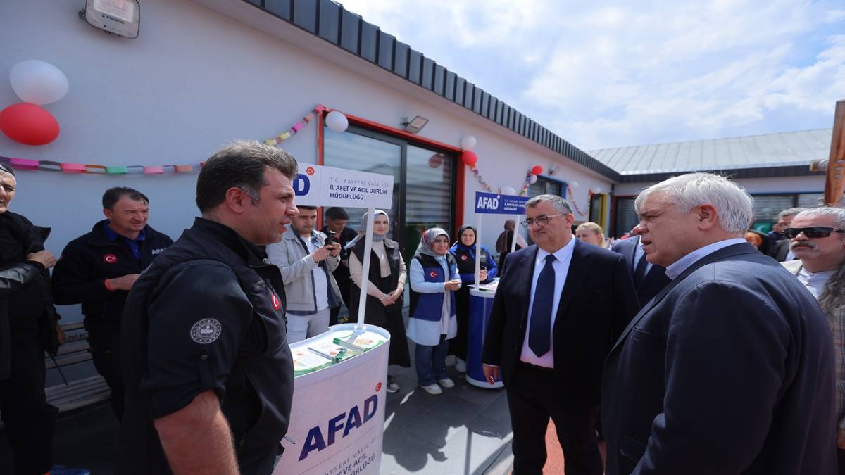 BÜYÜKŞEHİR’İN ÇOCUK KÜTÜPHANESİ’NDE “KAYSERİ KENT KONSEYİ 23 NİSAN” ETKİNLİĞİ