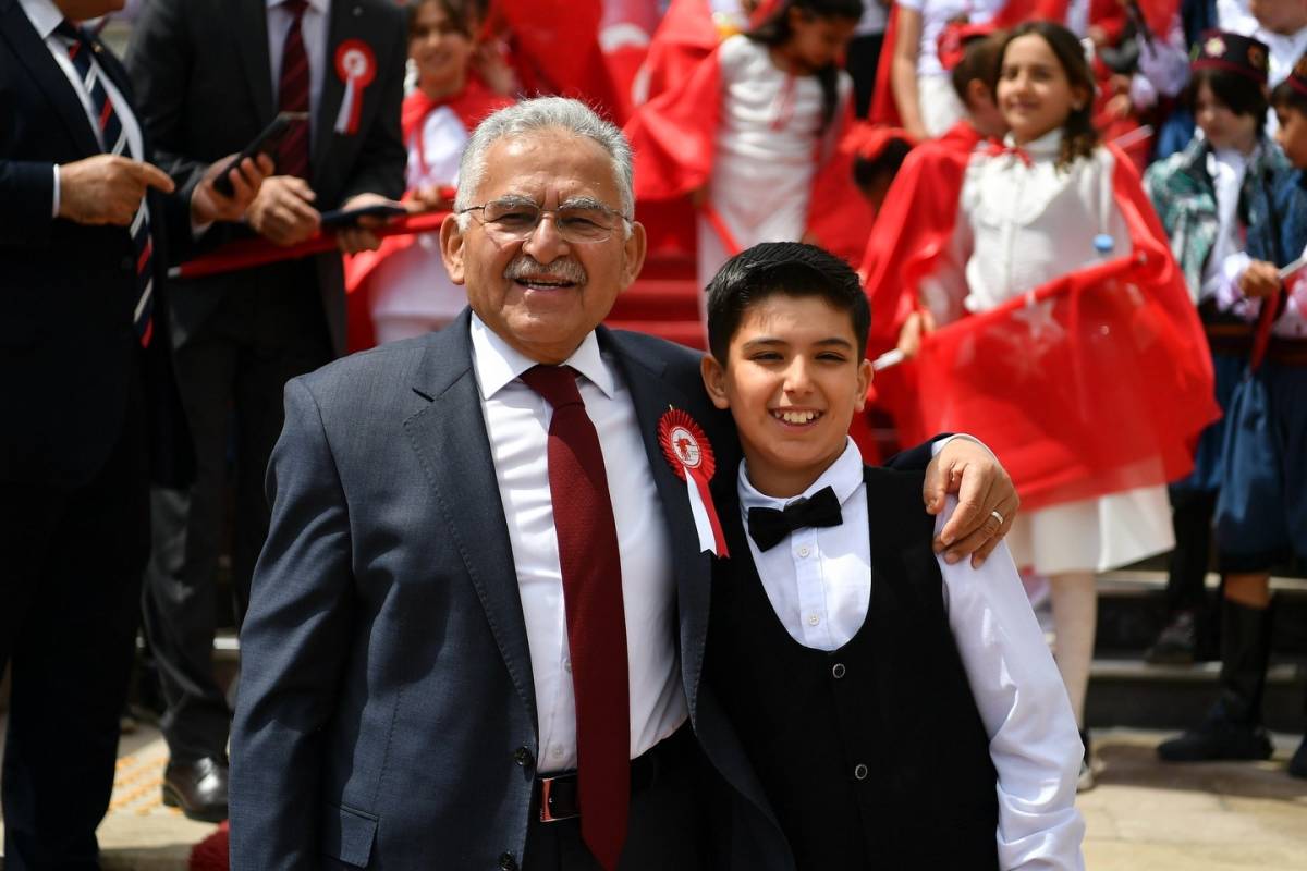 BÜYÜKKILIÇ, ÇOCUKLARIN BAYRAM SEVİNCİNE ORTAK OLDU