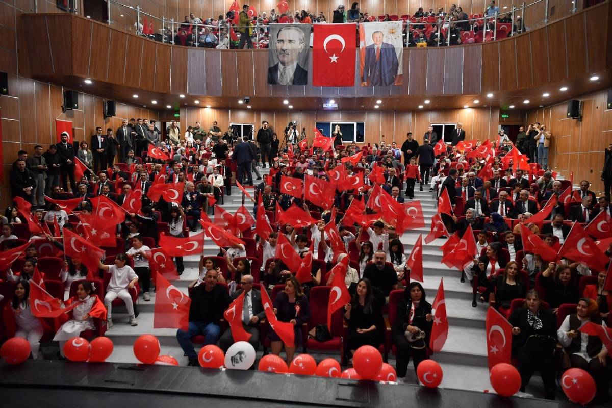 KAYSERİ'DE 23 NİSAN COŞKUYLA KUTLANDI