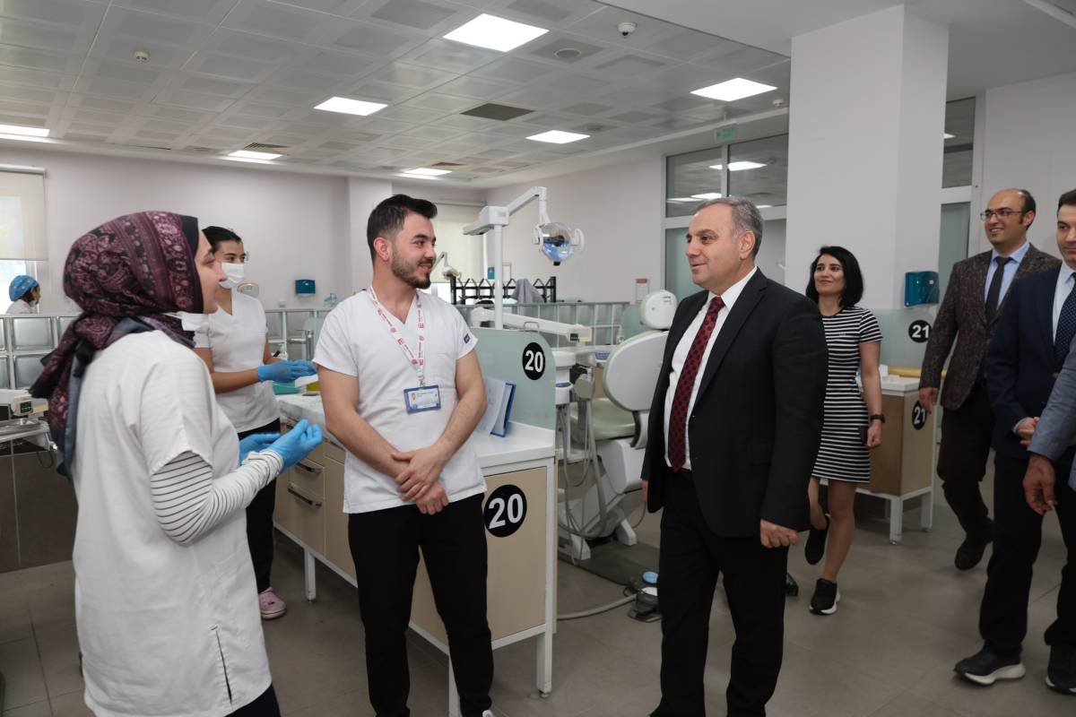 ALTUN’DAN DİŞ HEKİMLİĞİ FAKÜLTESİ’NE ZİYARET