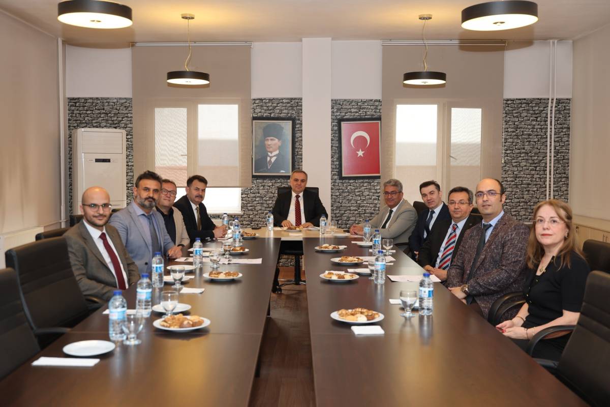 ALTUN’DAN DİŞ HEKİMLİĞİ FAKÜLTESİ’NE ZİYARET