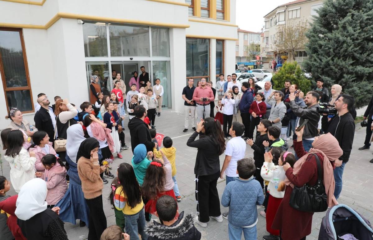 “GENÇLERİMİZİN ÜRETTİĞİ HER PROJE  TÜRKİYE’NİN GÜCÜNE GÜÇ KATACAK”