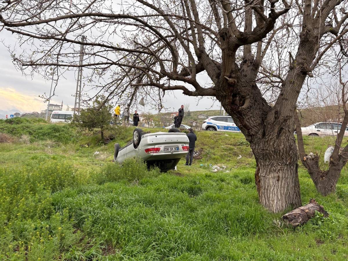 İZİNSİZ ALDIĞI OTOMOBİLLE KAZA YAPTILAR