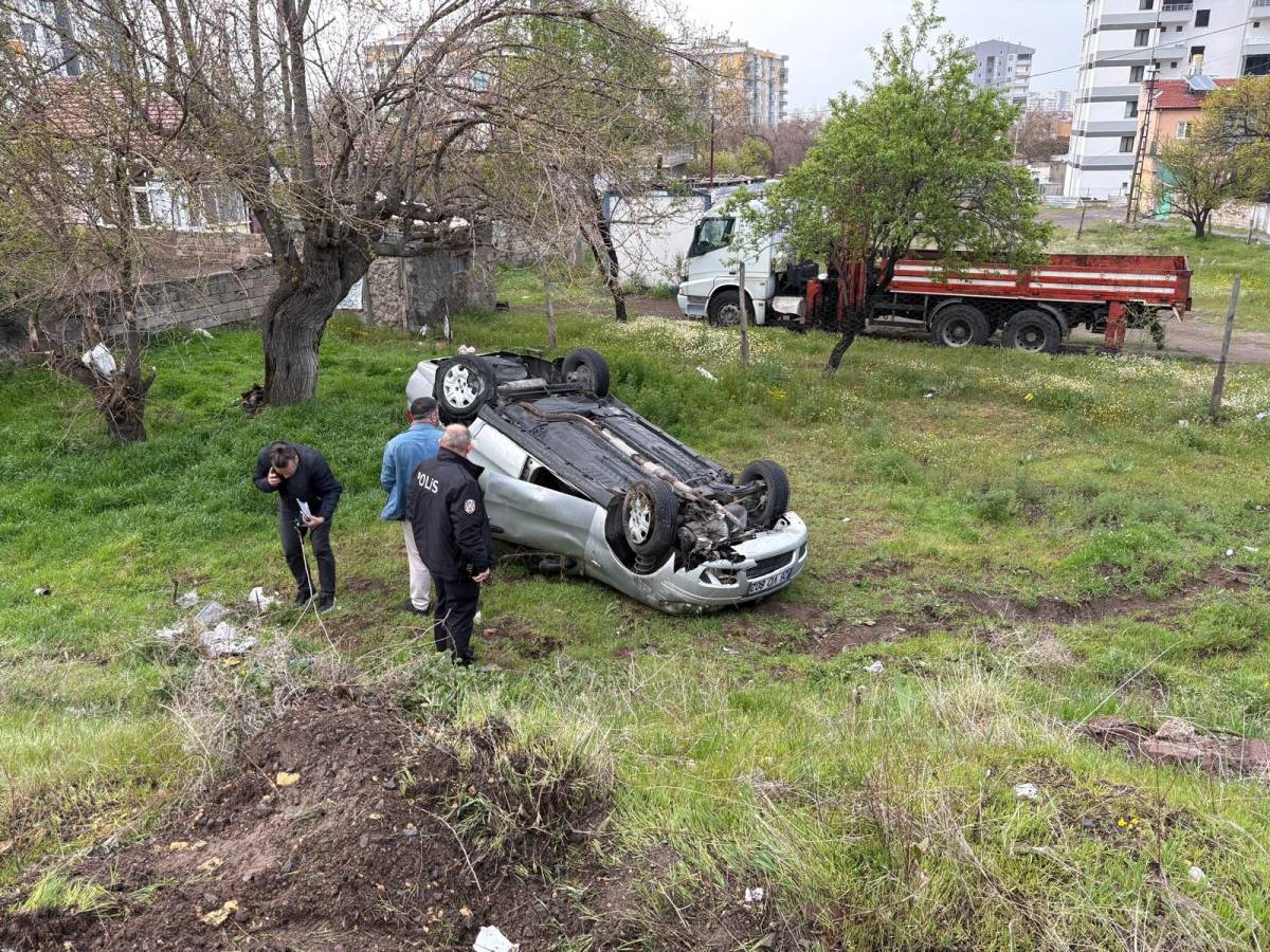 İZİNSİZ ALDIĞI OTOMOBİLLE KAZA YAPTILAR