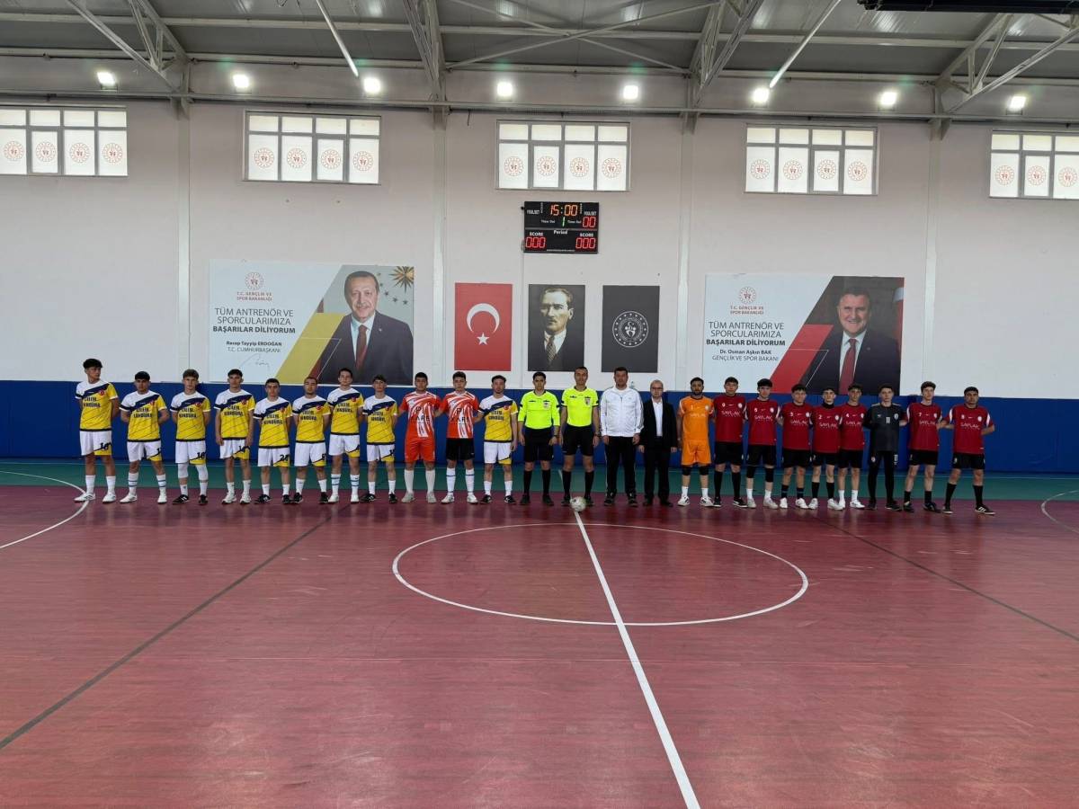 TOMARZA'DA 19 MAYIS COŞKUSU FUTSAL TURNUVASI FİNALİYLE TAÇLANDI