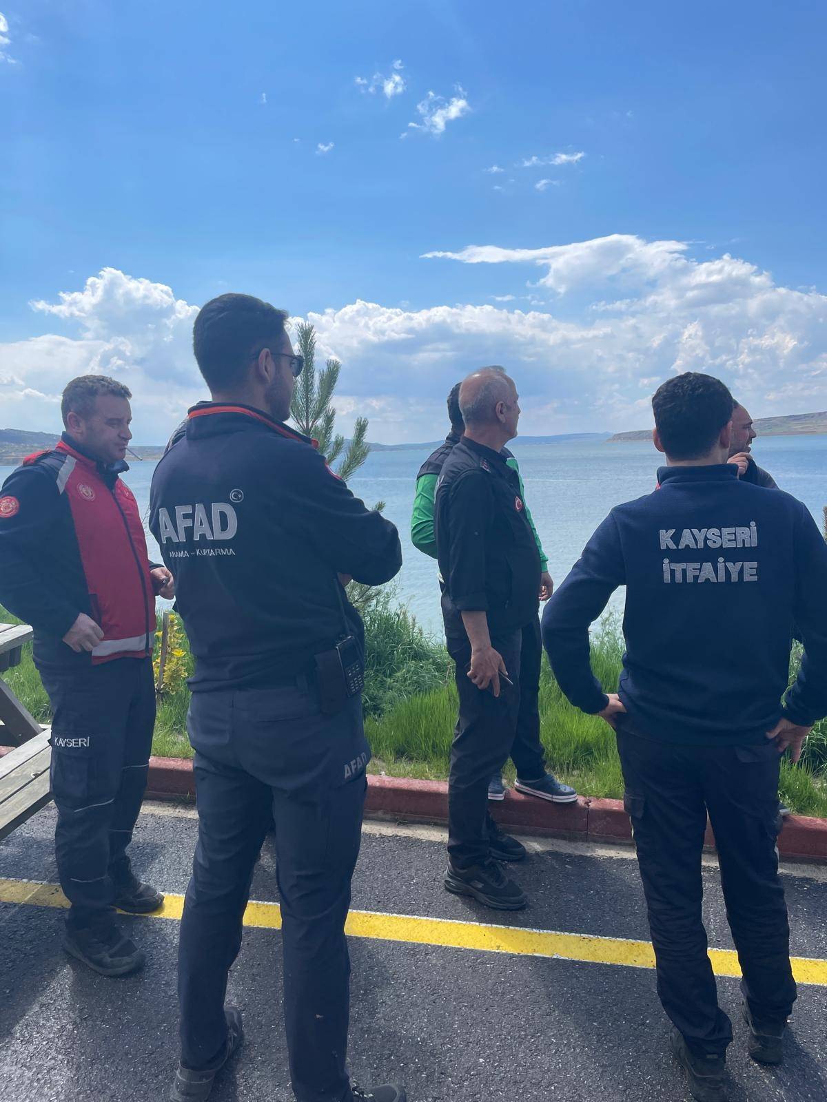 BARAJDA SÖRFLERİ ALABORA OLAN 2 KİŞİ KURTARILDI