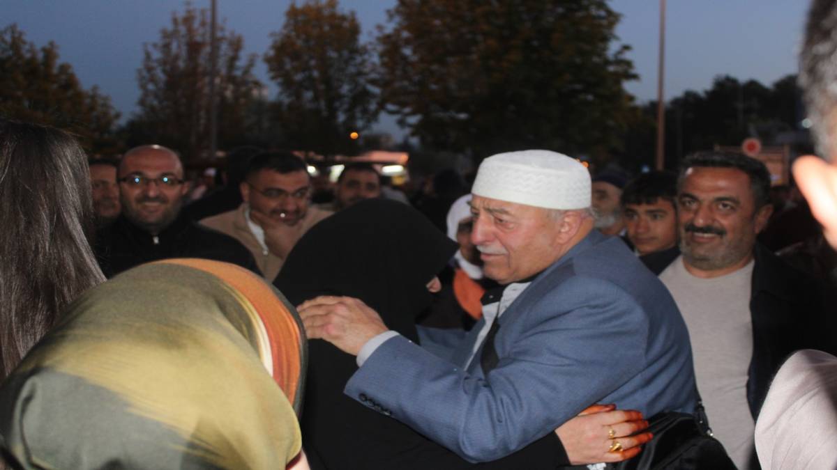 HAC KAFİLESİ DUALARLA UĞURLANDI