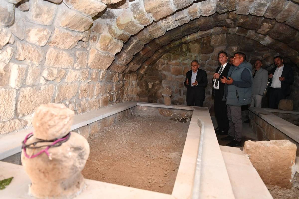 SEYYİD ABDUL İLYAS HAZRETLERİ TÜRBESİ RESTORE EDİLİYOR