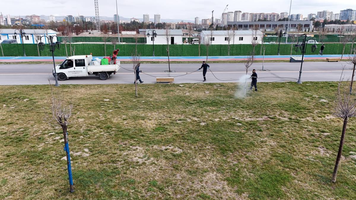 YEŞİL ALANLARA BAHAR DOKUNUŞU