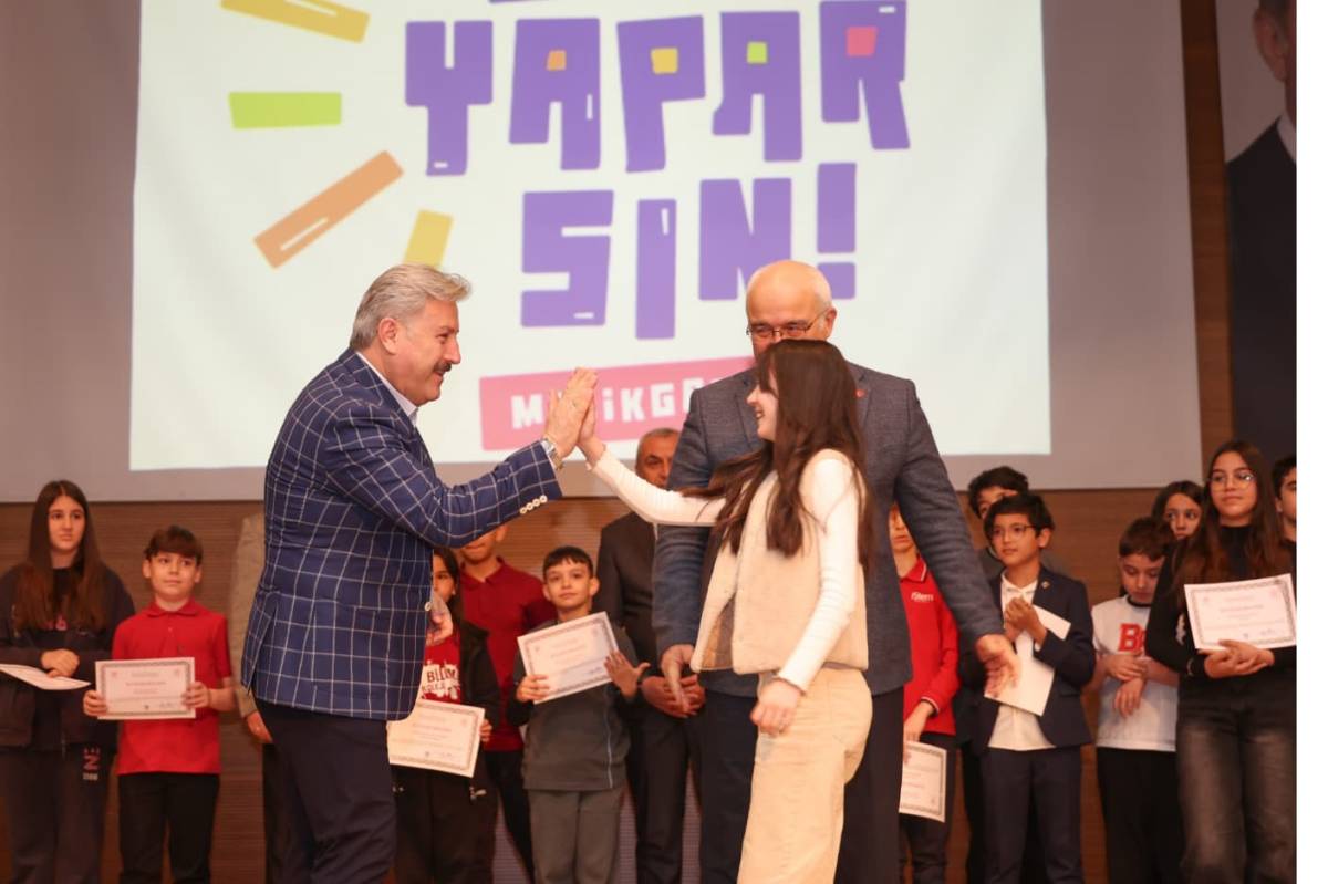 'SEN YAPARSIN MELİKGAZİ'DE BAŞARILI OLAN KÜÇÜK MÜZİSYENLER ÖDÜLLERİNİ ALDI