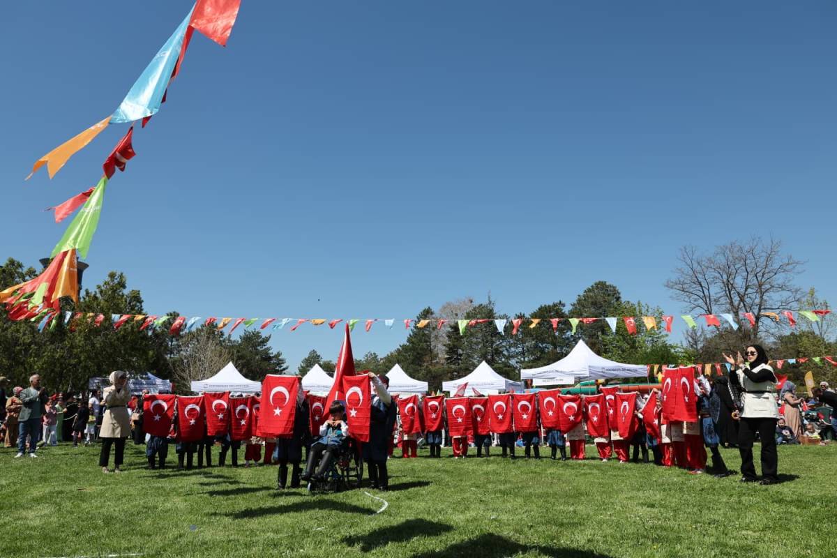 KOCASİNAN’DA ÇOCUK ŞENLİĞİ
