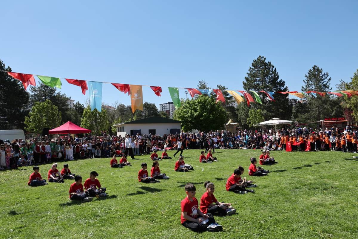 KOCASİNAN’DA ÇOCUK ŞENLİĞİ