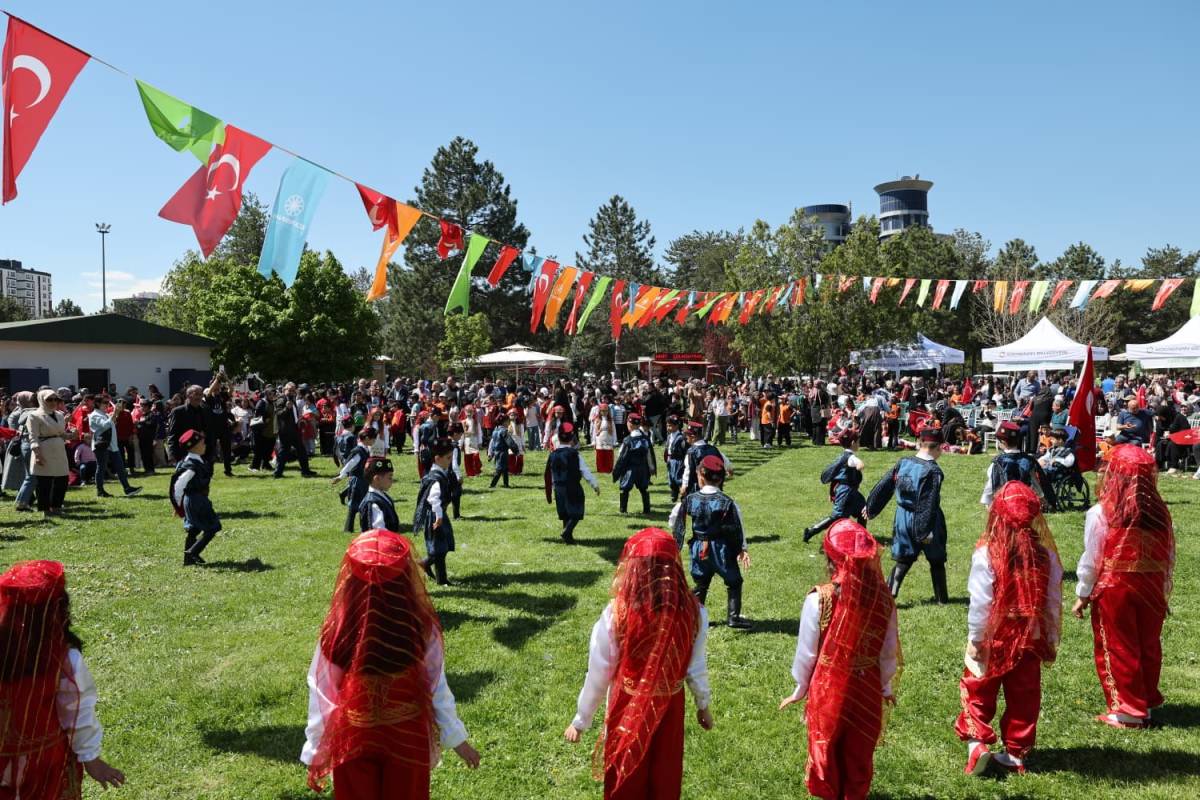 KOCASİNAN’DA ÇOCUK ŞENLİĞİ