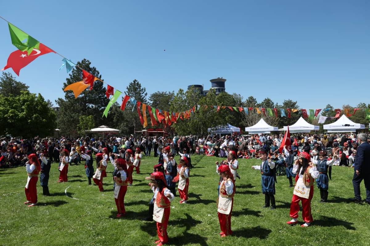 KOCASİNAN’DA ÇOCUK ŞENLİĞİ