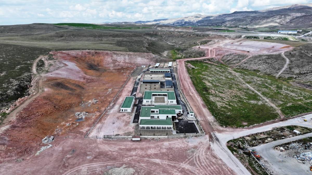 SOKAK HAYVANLARINA 25 BİN METREKARELİK EN  KAPSAMLI MODERN YAŞAM ALANI