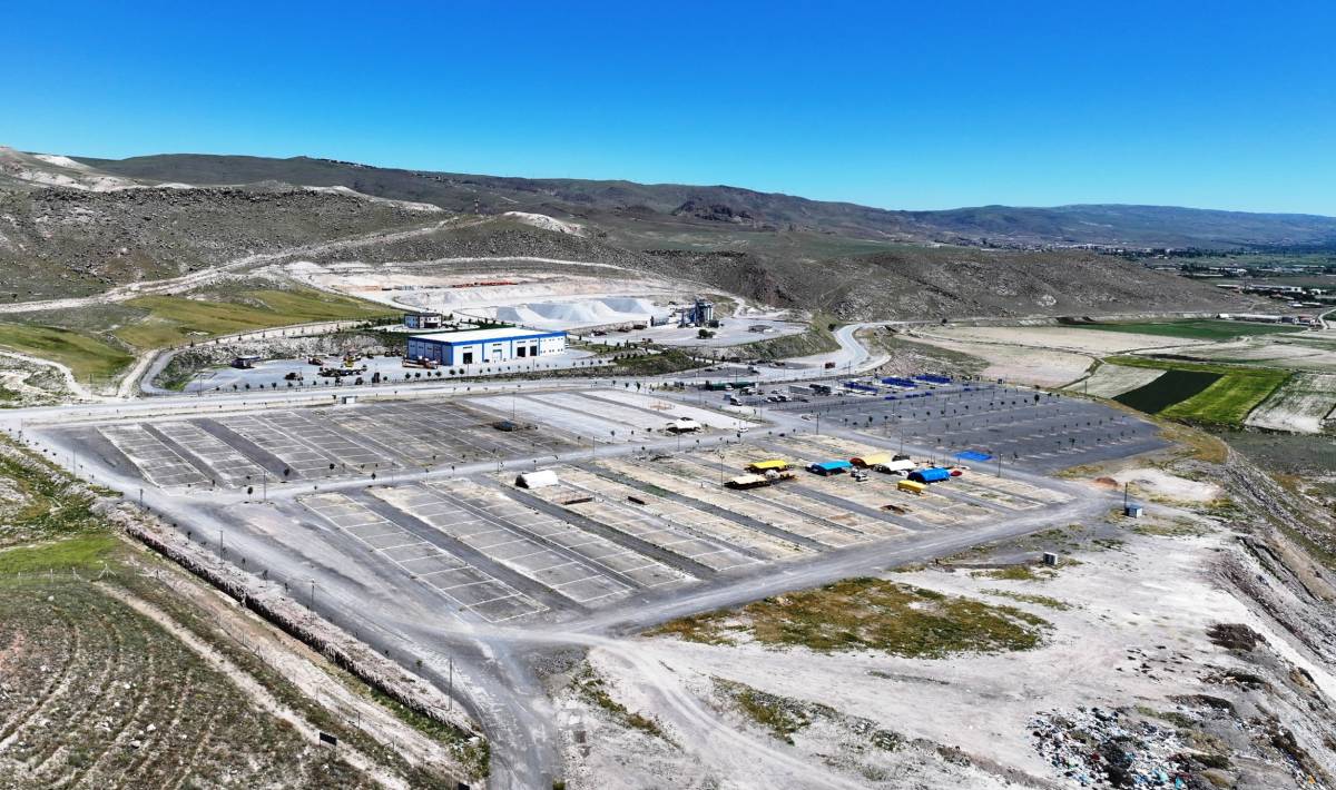 “KURBAN HİZMETİNDE ÖNCÜ,  TÜRKİYE’DE SAYILI BELEDİYEYİZ”