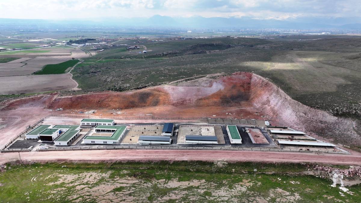 SOKAK HAYVANLARINA 25 BİN METREKARELİK EN  KAPSAMLI MODERN YAŞAM ALANI