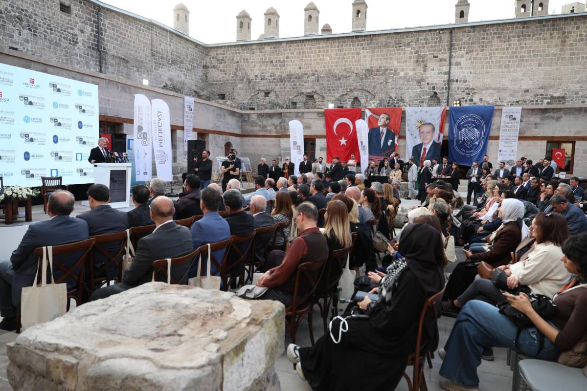 TİCARETİN KÖKLERİ VE GELECEĞİ VİZYON ÇALIŞTAYI GÖN HAN’DA BAŞLADI