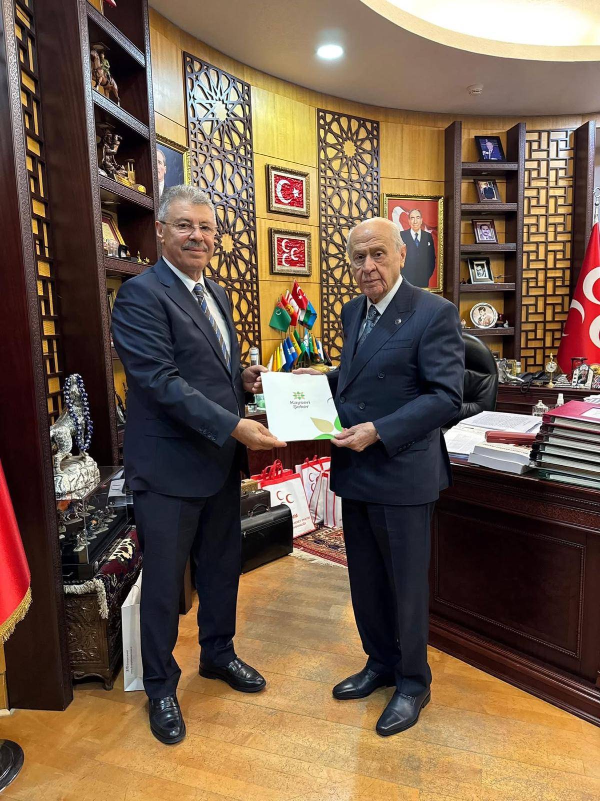 AKAY, ŞEKER SEKTÖRÜNÜN SORUN VE ÇÖZÜM ÖNERİLERİNİ BAHÇELİ’YE SUNDU