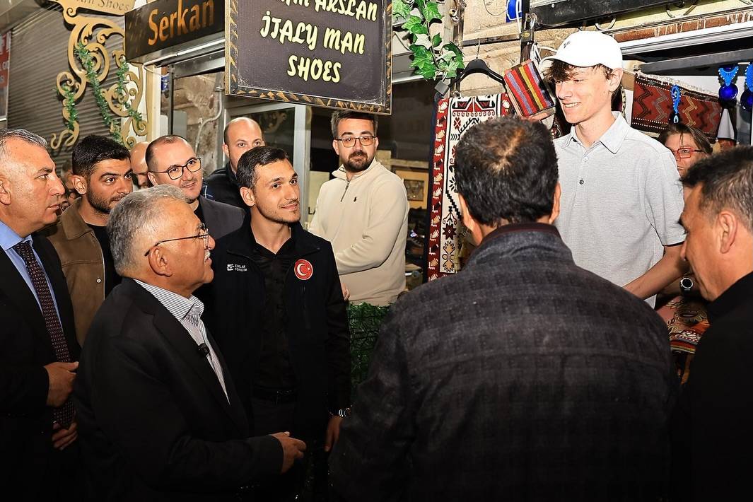 BÜYÜKKILIÇ’TAN ÇARŞI ZİYARETİ: ESNAF VE VATANDAŞLA SAMİMİ BULUŞMA
