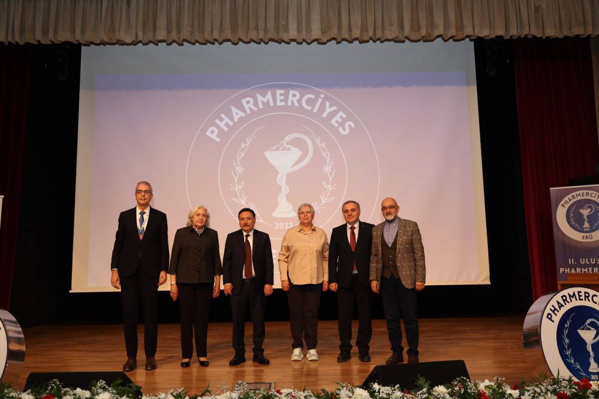 ERÜ’DE “II. ULUSAL PHARMERCİYES ECZACILIK ÖĞRENCİ KONGRESİ” DÜZENLEDİ
