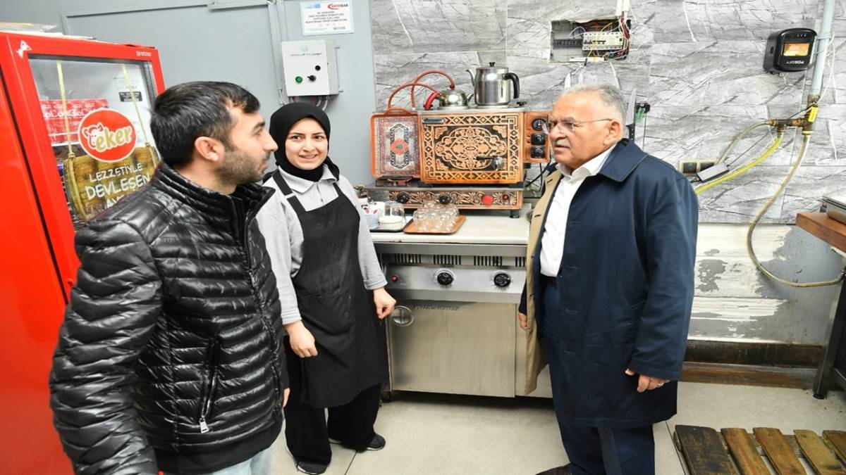 BÜYÜKKILIÇ’TAN TRAMVAYDA SICAK VE SAMİMİ YOLCULUK