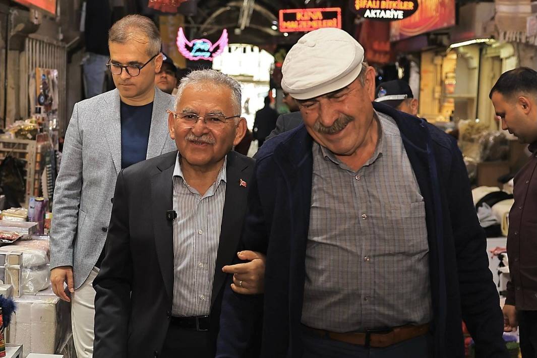 BÜYÜKKILIÇ’TAN ÇARŞI ZİYARETİ: ESNAF VE VATANDAŞLA SAMİMİ BULUŞMA