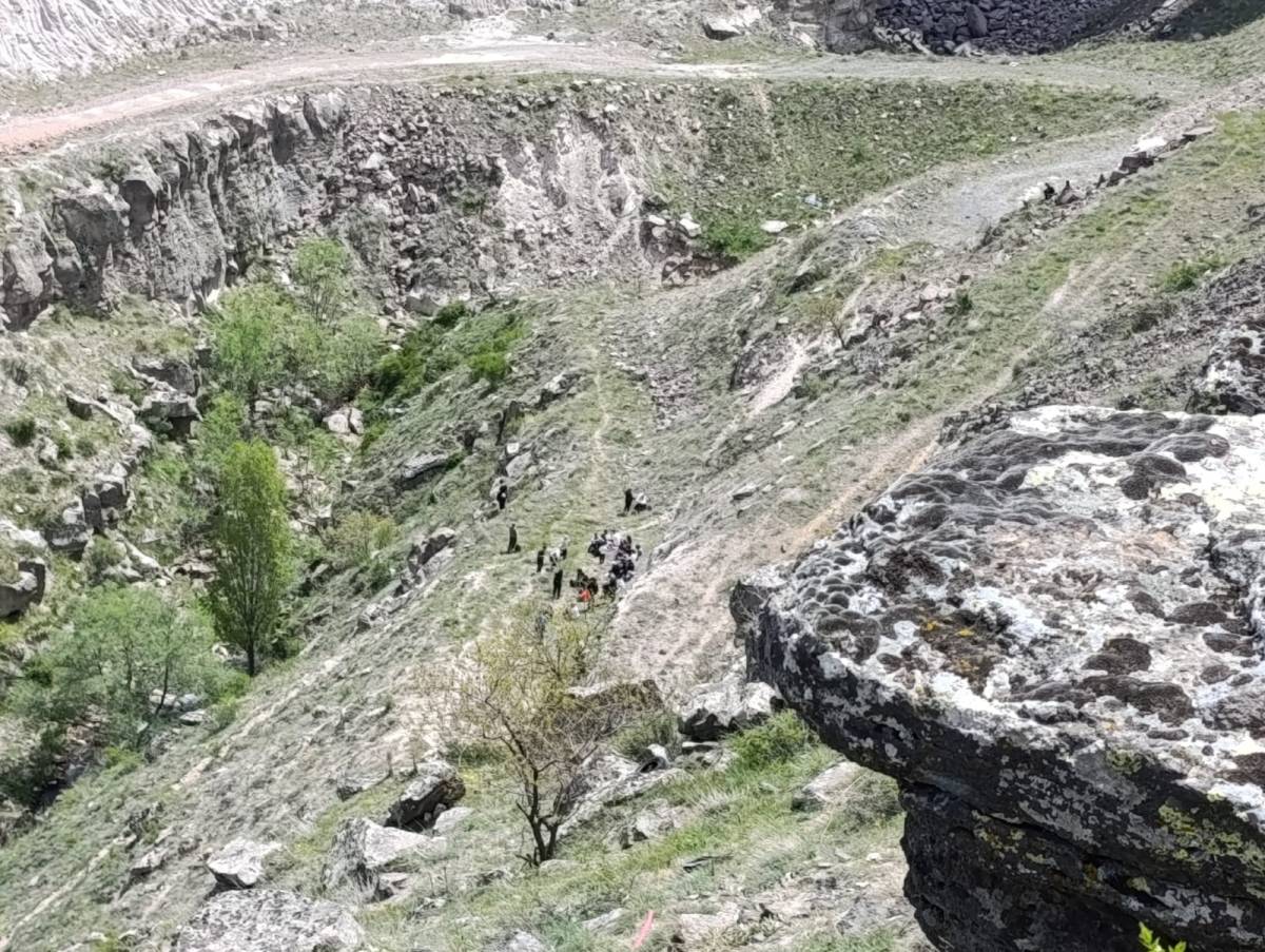 VİYADÜKTE MAHSUR KALAN GENÇ KURTARILDI