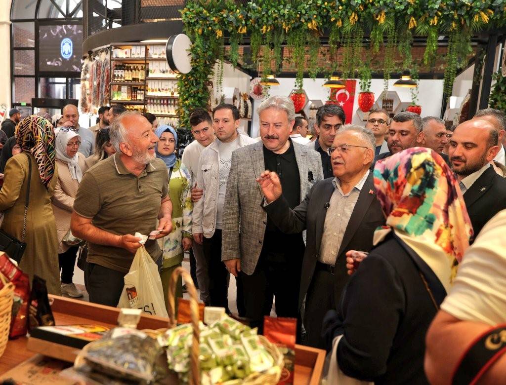 BÜYÜKKILIÇ’TAN ÇARŞI MELİKGAZİ’YE ZİYARET