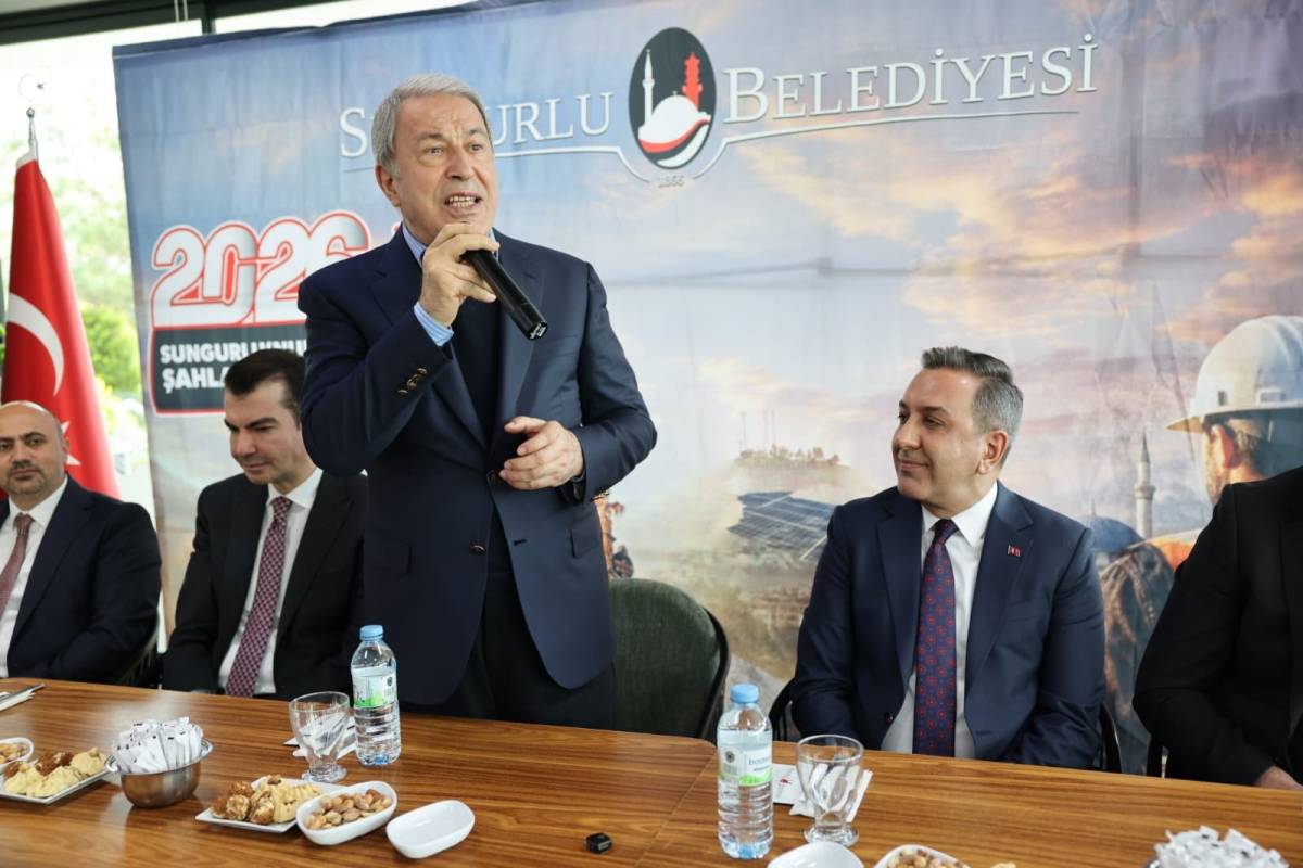 AKAR’DAN BAŞKAN DERE’YE ÖVGÜ DOLU SÖZLER