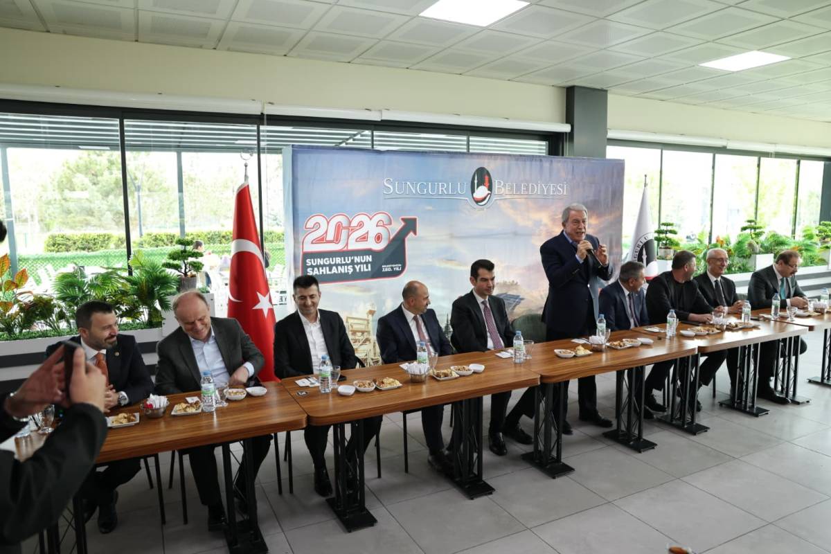 AKAR’DAN BAŞKAN DERE’YE ÖVGÜ DOLU SÖZLER