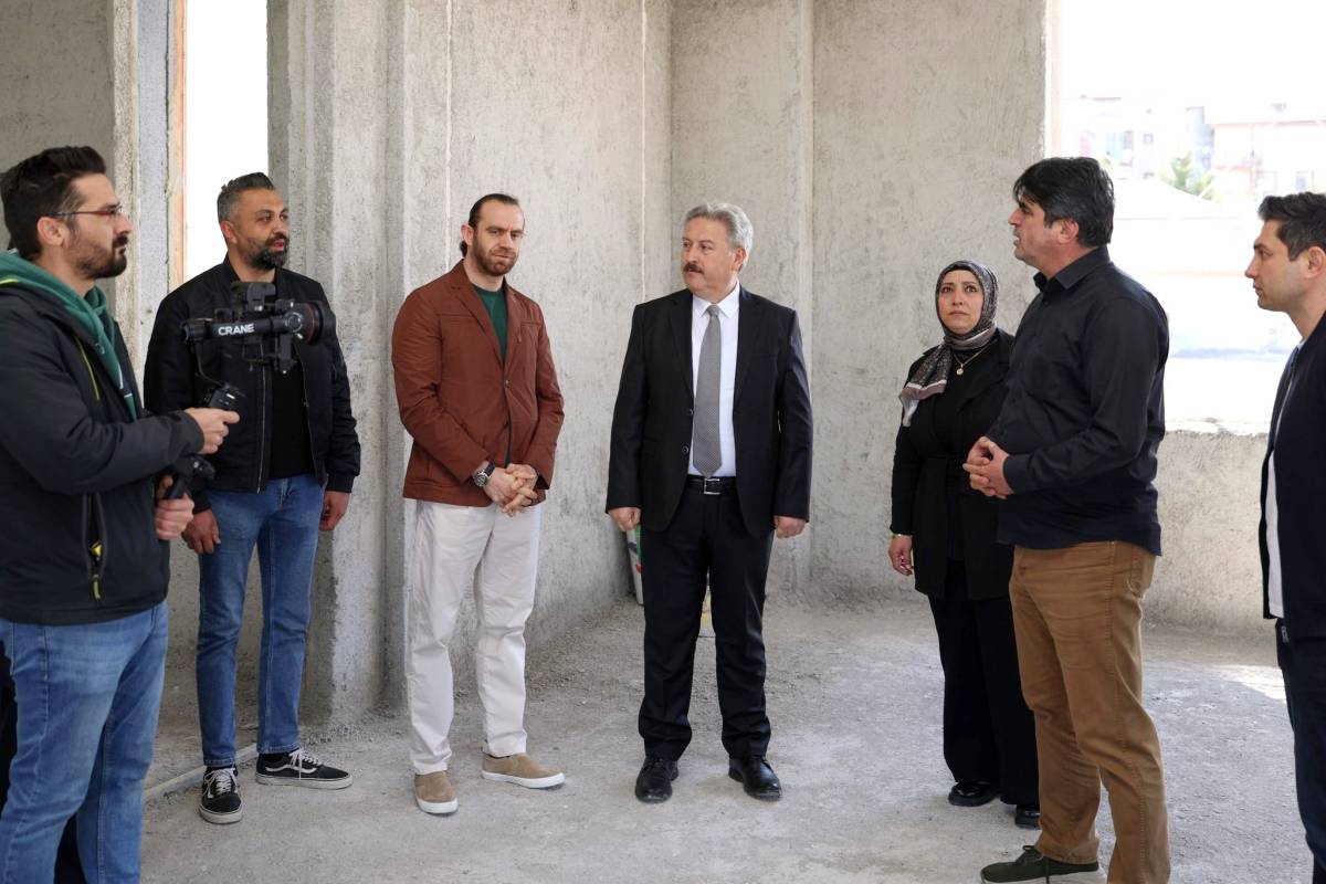 SELÇUKLU MAHALLESİ’NİN ÇOK AMAÇLI SOSYAL TESİSİ HIZLA YÜKSELİYOR
