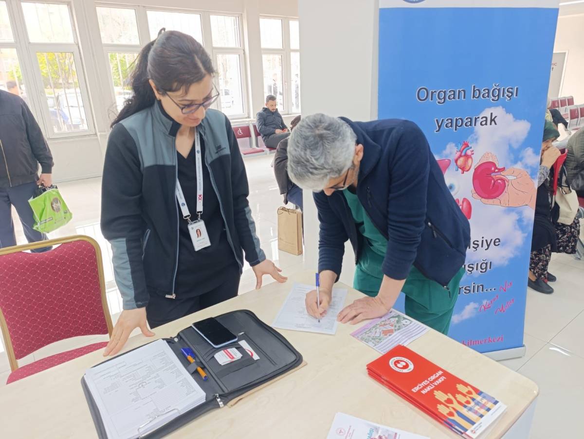 ERÜ HASTANELERİ’NDE ORGAN BAĞIŞI FARKINDALIK STANDI AÇILDI