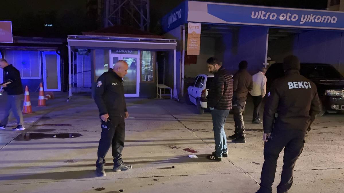 BIÇAKLI KAVGA: 1 ÖLÜ, 2 YARALI