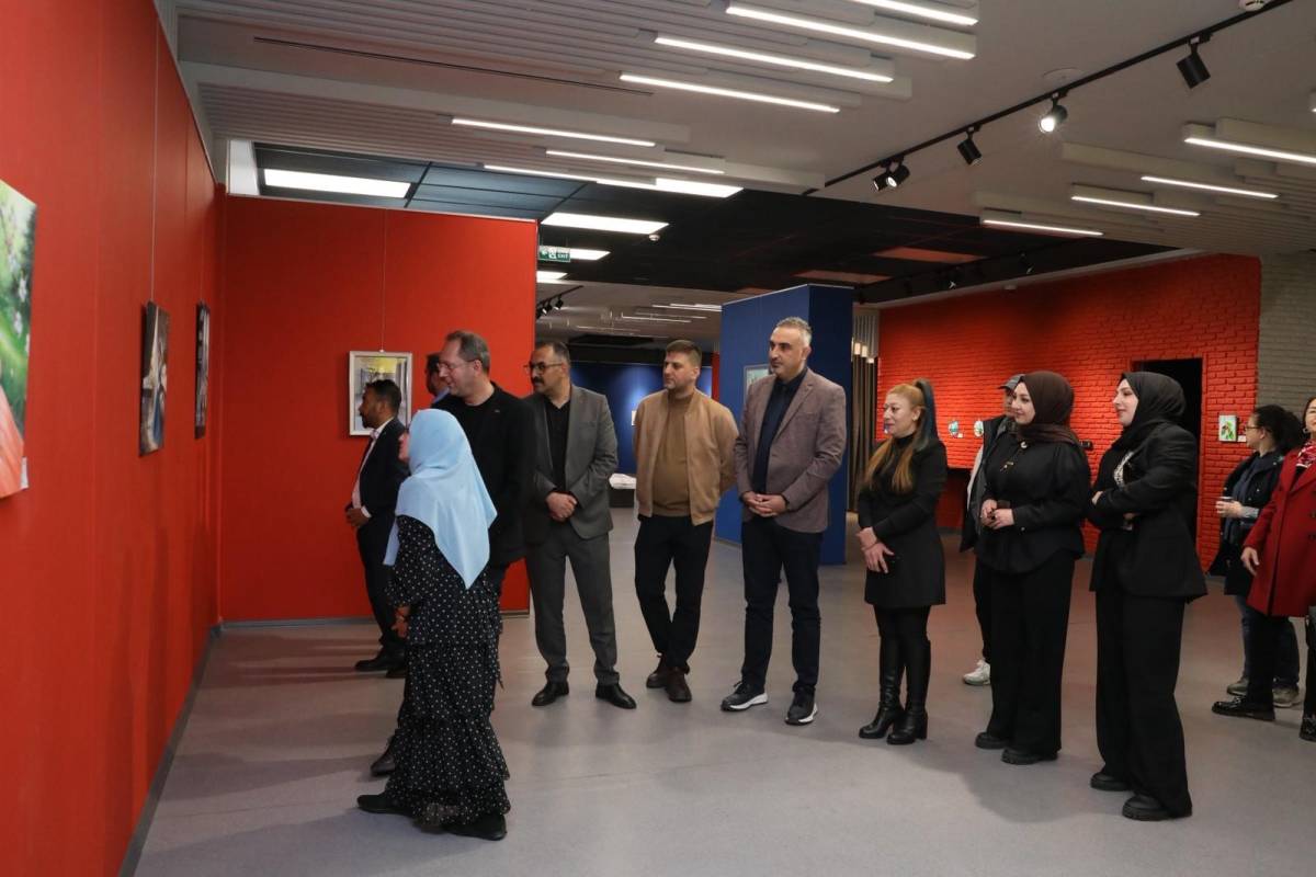 KAYMEK’İN “1 KALEM 1 FIRÇA” SERGİSİ SANATSEVERLERLE BULUŞTU