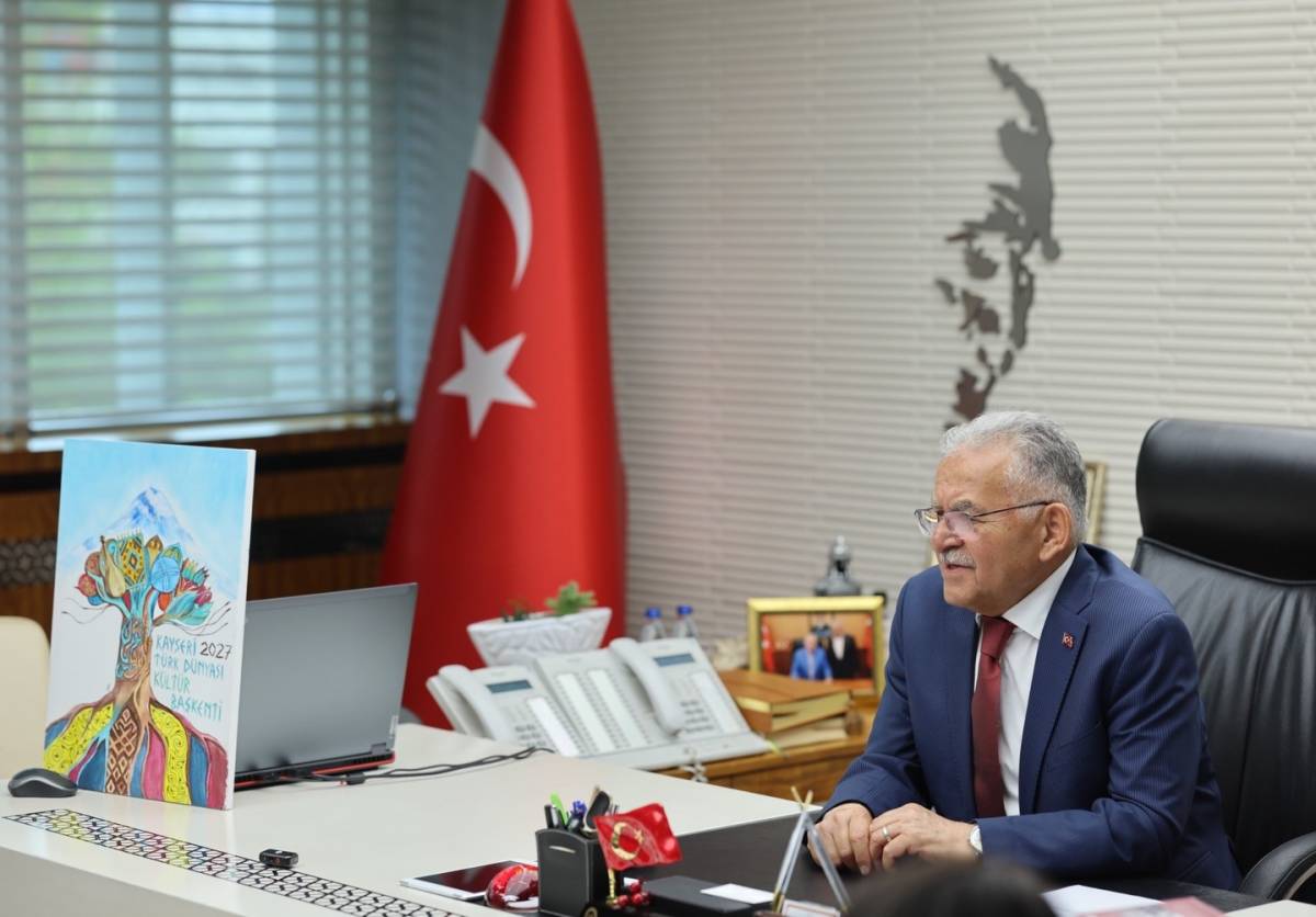 TÜRK DÜNYASI GENÇLERİ, BAŞKAN BÜYÜKKILIÇ’I ZİYARET ETTİ