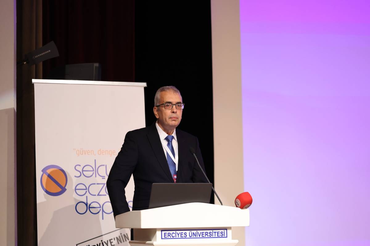 ERÜ’DE “II. ULUSAL PHARMERCİYES ECZACILIK ÖĞRENCİ KONGRESİ” DÜZENLEDİ