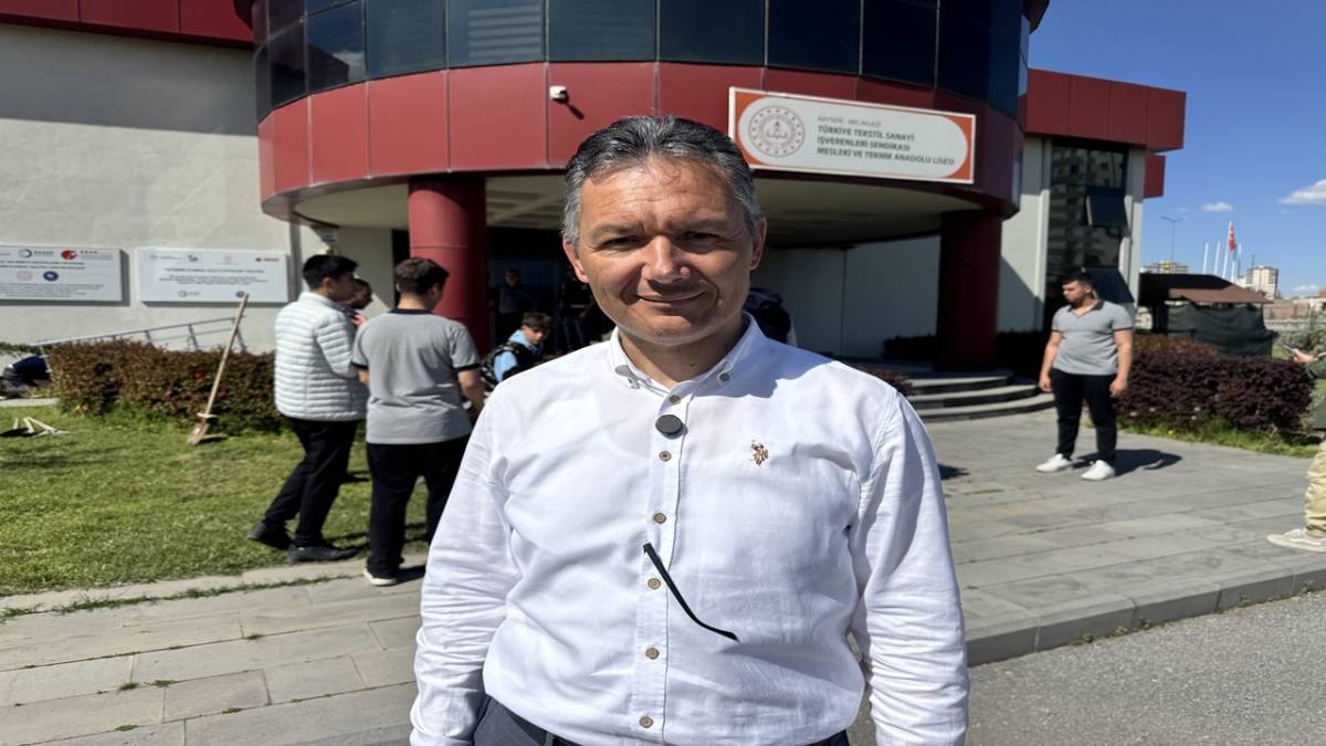 OKUL BAHÇESİ LAVANTA VE GÜLLERLE DONATILDI